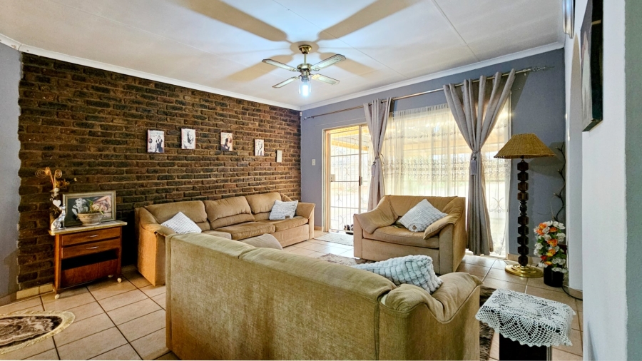4 Bedroom Property for Sale in Three Rivers East Gauteng
