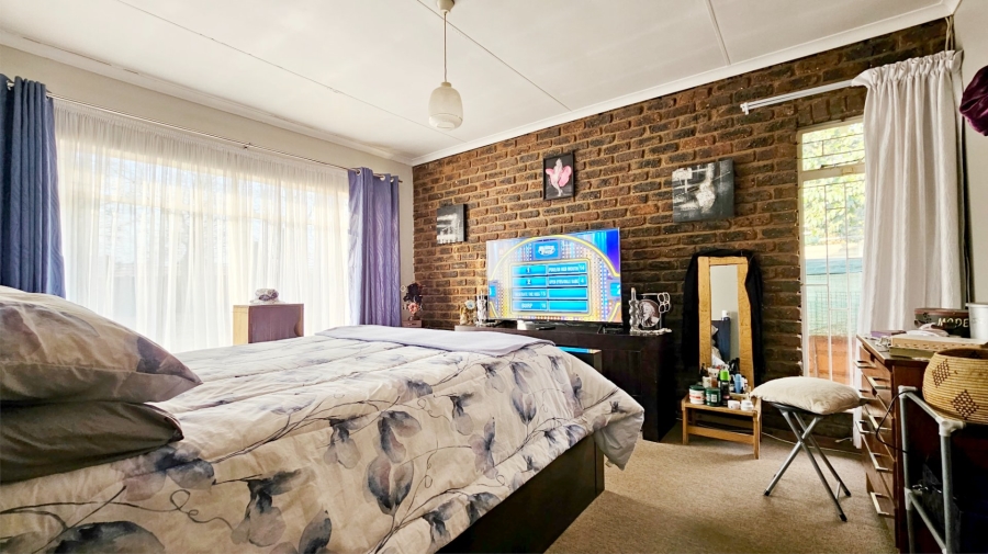 4 Bedroom Property for Sale in Three Rivers East Gauteng