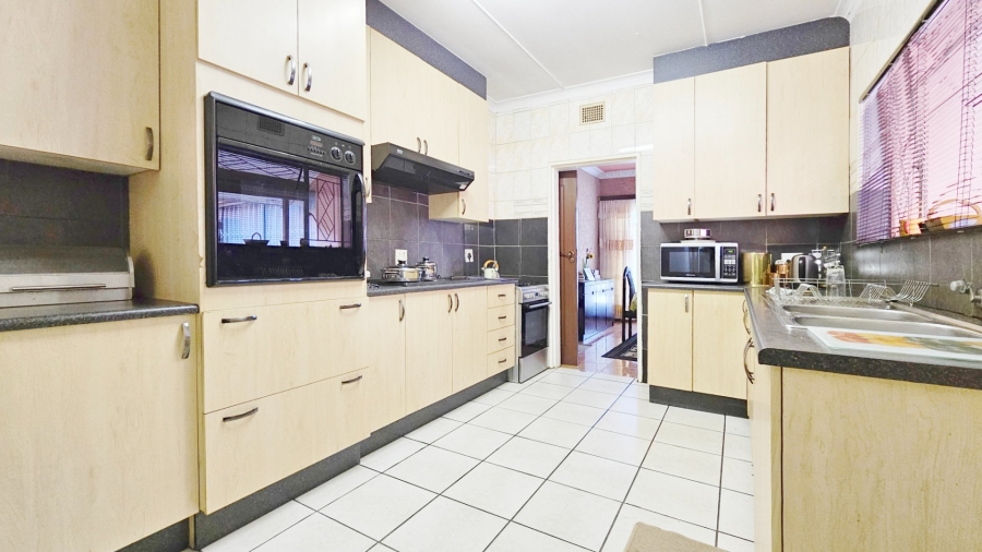 3 Bedroom Property for Sale in Risiville Gauteng