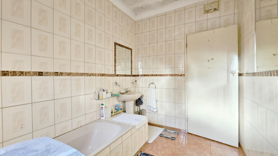 3 Bedroom Property for Sale in Risiville Gauteng