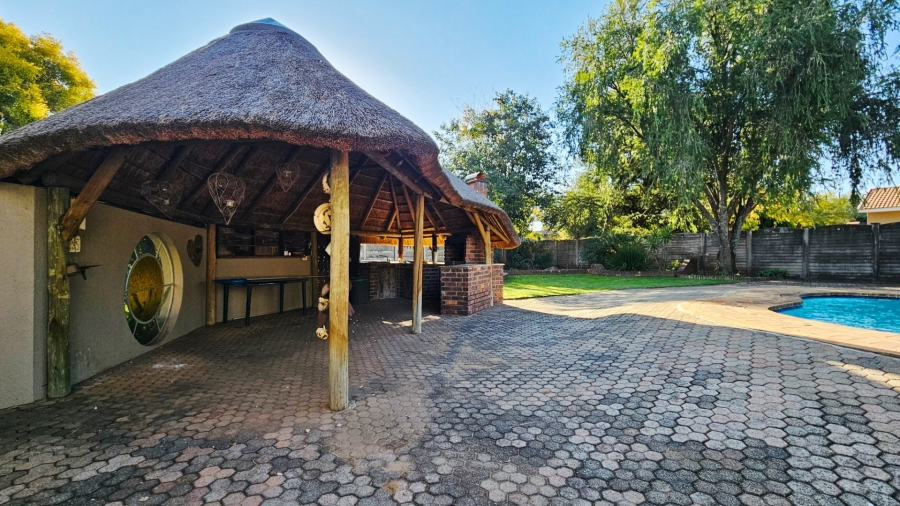 4 Bedroom Property for Sale in Three Rivers East Gauteng