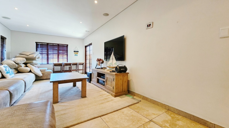 4 Bedroom Property for Sale in Rivierra Villas Gauteng