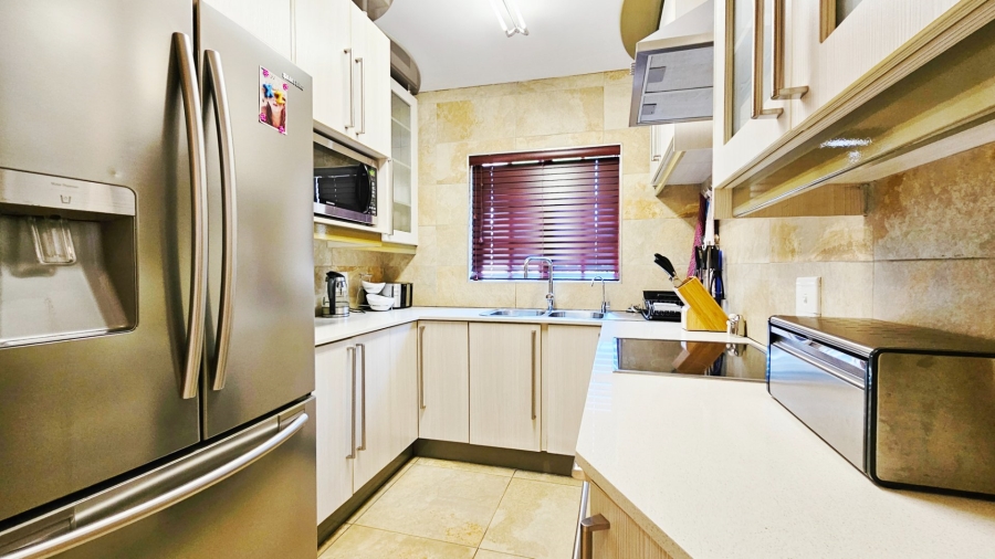 4 Bedroom Property for Sale in Rivierra Villas Gauteng