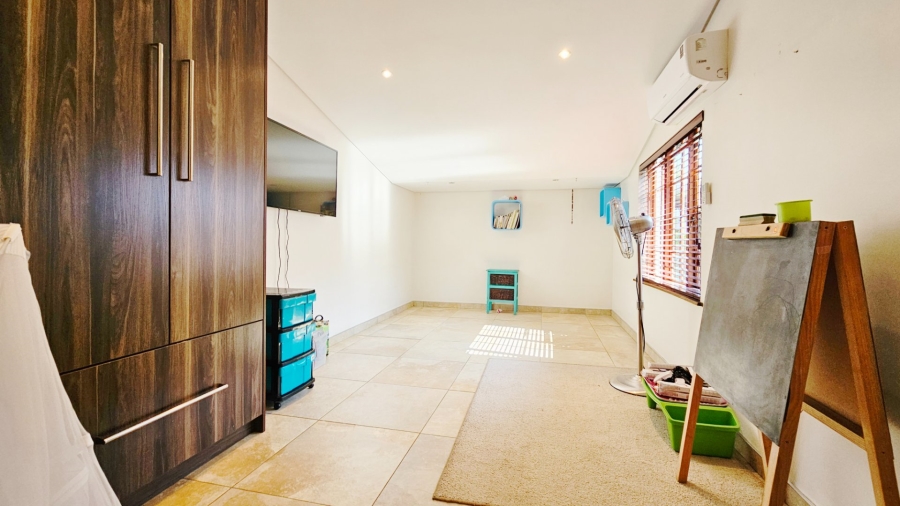 4 Bedroom Property for Sale in Rivierra Villas Gauteng