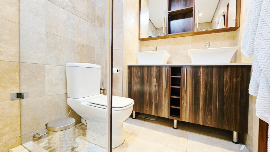 4 Bedroom Property for Sale in Rivierra Villas Gauteng