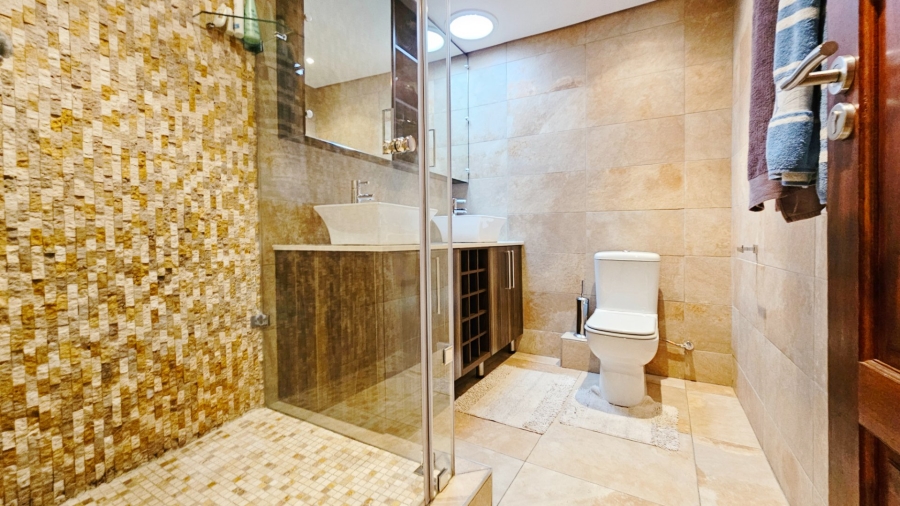 4 Bedroom Property for Sale in Rivierra Villas Gauteng