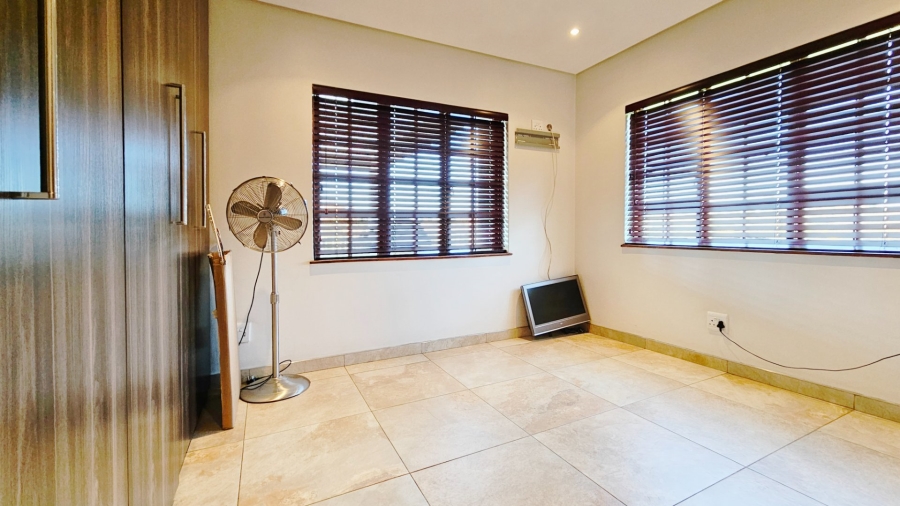 4 Bedroom Property for Sale in Rivierra Villas Gauteng