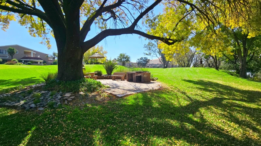 4 Bedroom Property for Sale in Rivierra Villas Gauteng