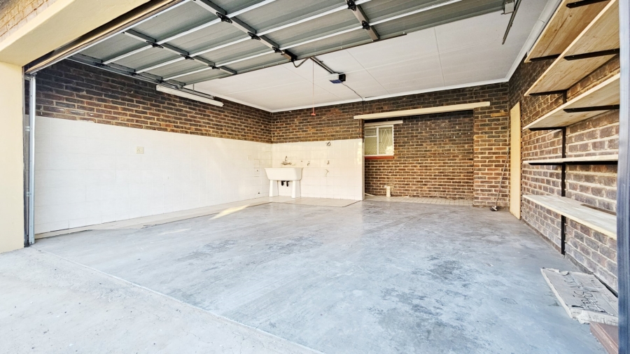2 Bedroom Property for Sale in Three Rivers Gauteng