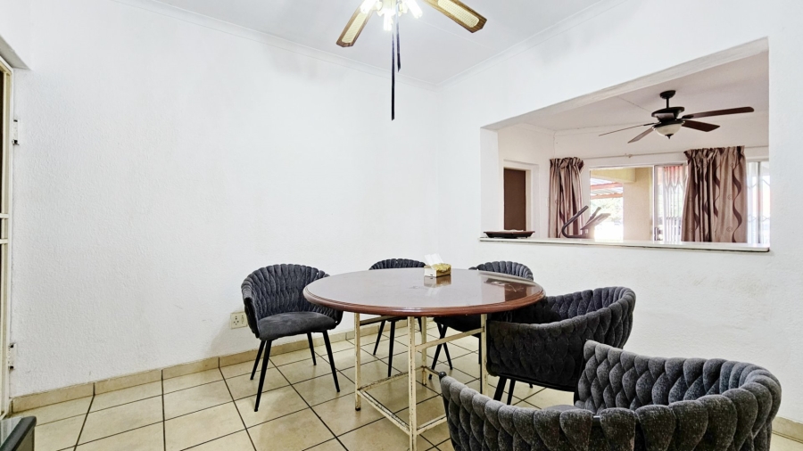 5 Bedroom Property for Sale in Falcon Ridge Gauteng