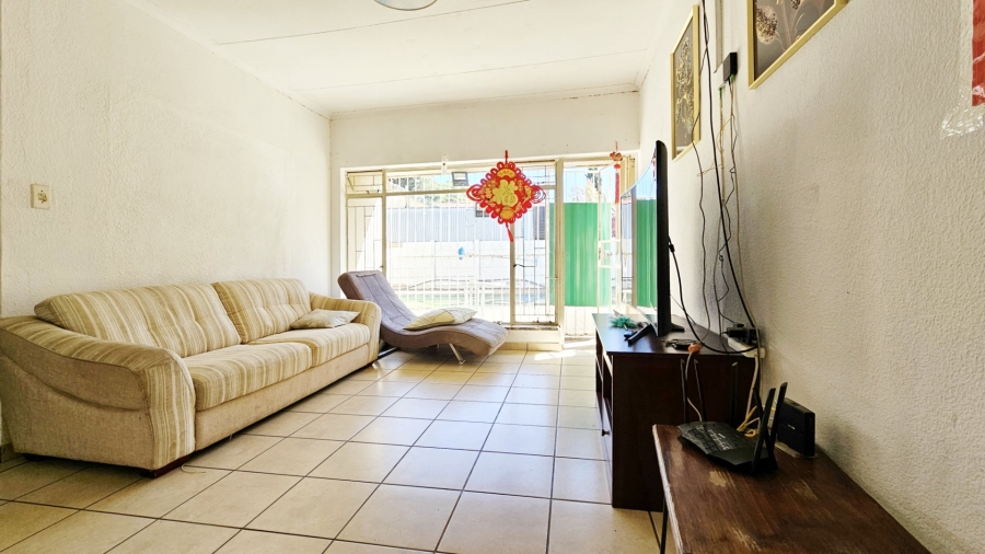5 Bedroom Property for Sale in Falcon Ridge Gauteng