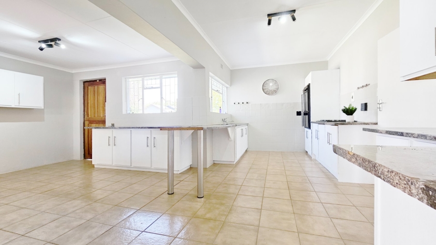 4 Bedroom Property for Sale in Three Rivers East Gauteng