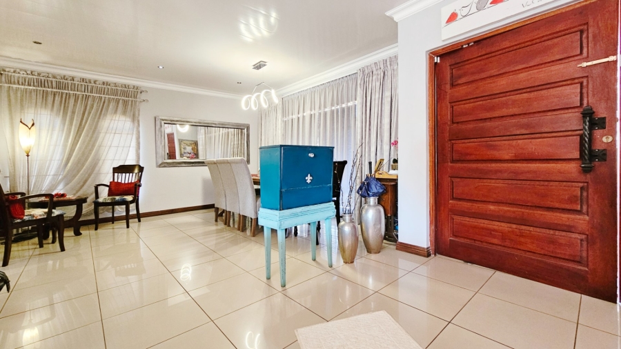 3 Bedroom Property for Sale in Falcon Ridge Gauteng
