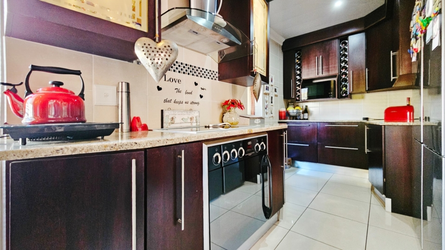3 Bedroom Property for Sale in Falcon Ridge Gauteng