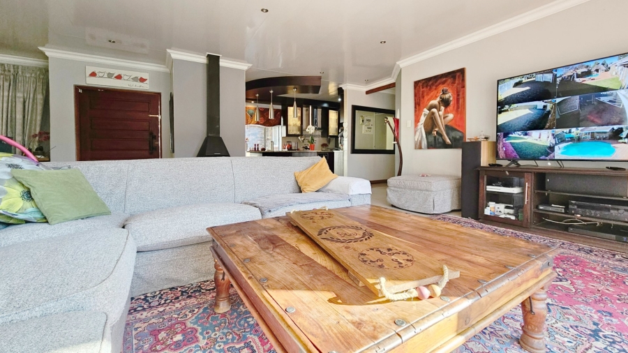 3 Bedroom Property for Sale in Falcon Ridge Gauteng