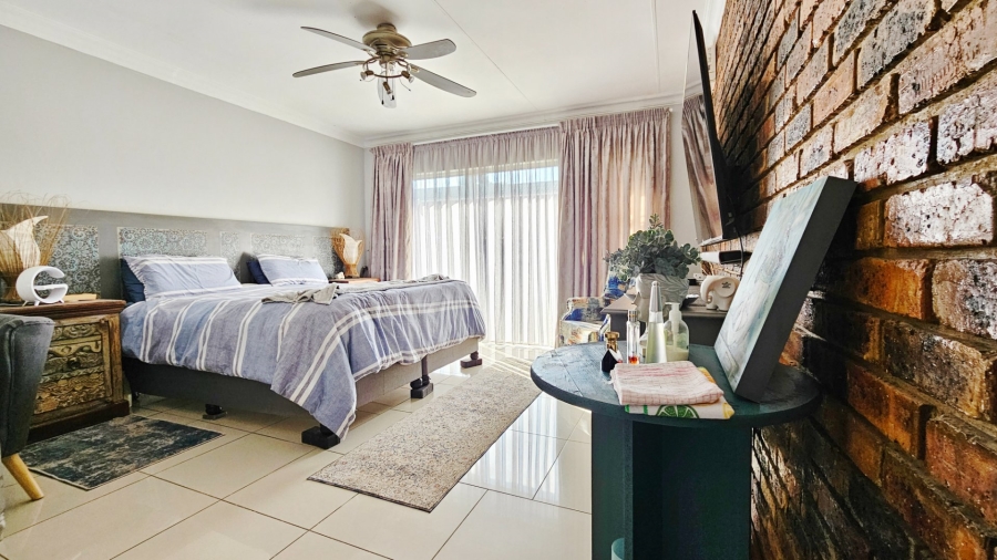 3 Bedroom Property for Sale in Falcon Ridge Gauteng