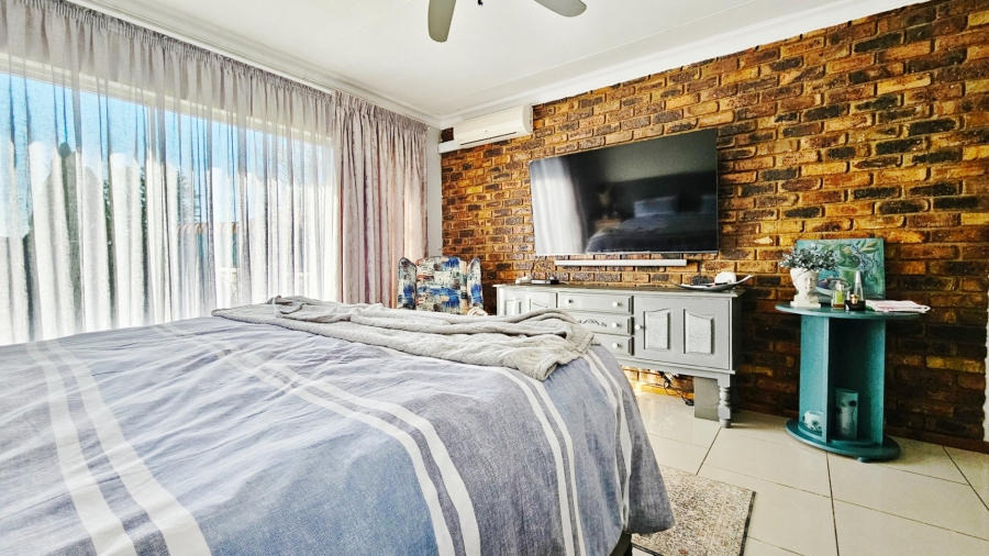 3 Bedroom Property for Sale in Falcon Ridge Gauteng