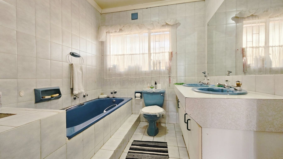 3 Bedroom Property for Sale in Falcon Ridge Gauteng