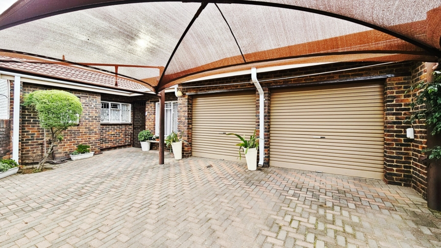 3 Bedroom Property for Sale in Three Rivers Gauteng