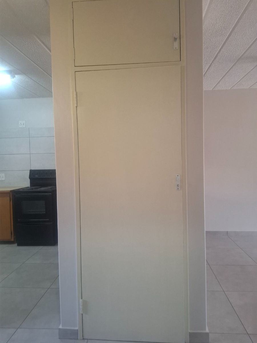 To Let 2 Bedroom Property for Rent in Garsfontein Gauteng