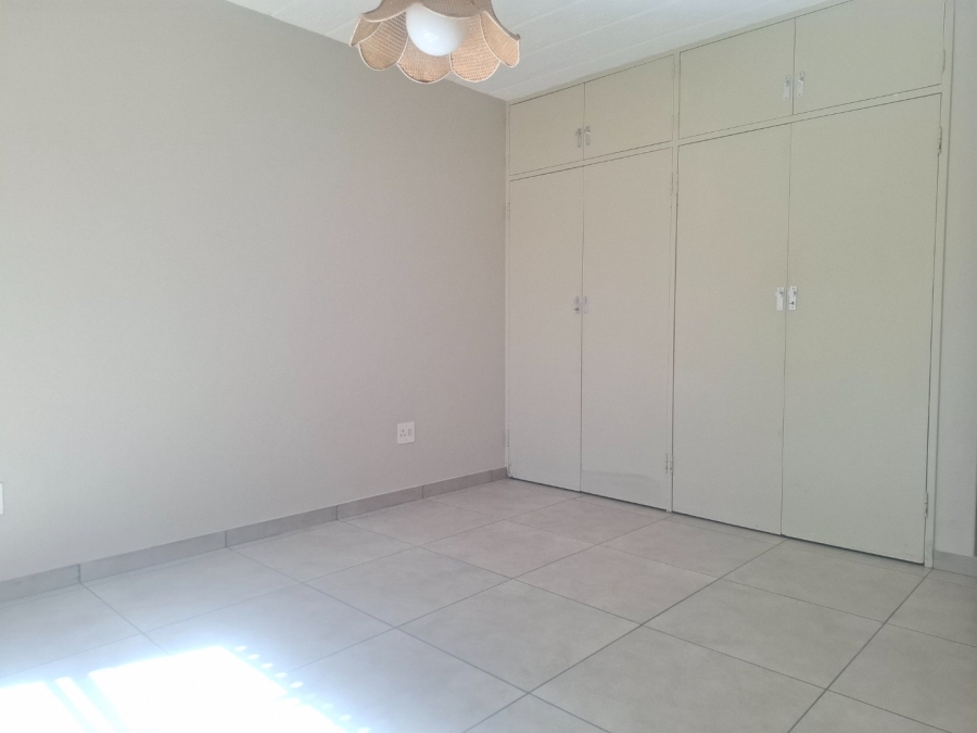 To Let 2 Bedroom Property for Rent in Garsfontein Gauteng