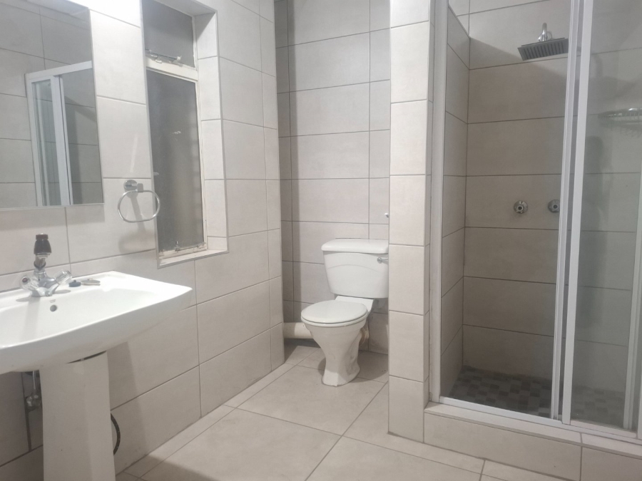 To Let 2 Bedroom Property for Rent in Garsfontein Gauteng