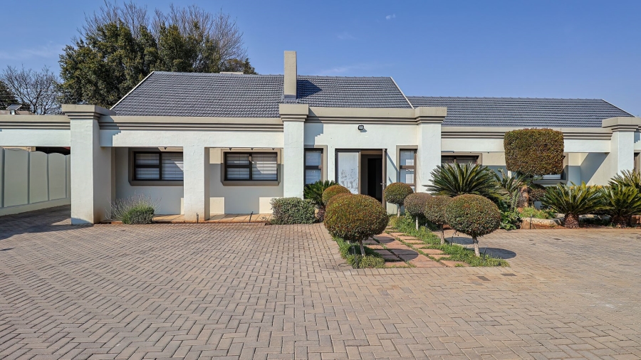  Bedroom Property for Sale in Wierda Park Gauteng