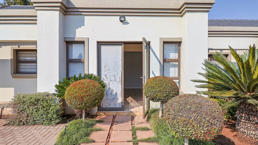  Bedroom Property for Sale in Wierda Park Gauteng