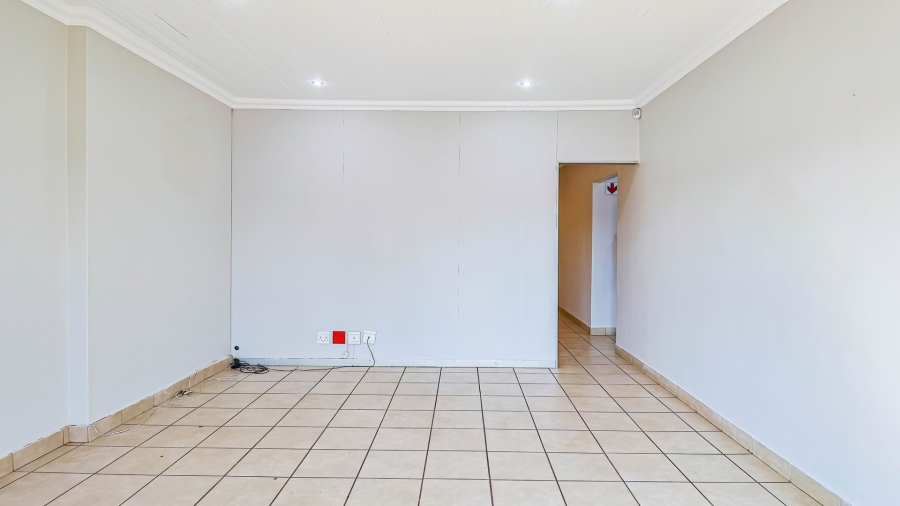  Bedroom Property for Sale in Wierda Park Gauteng