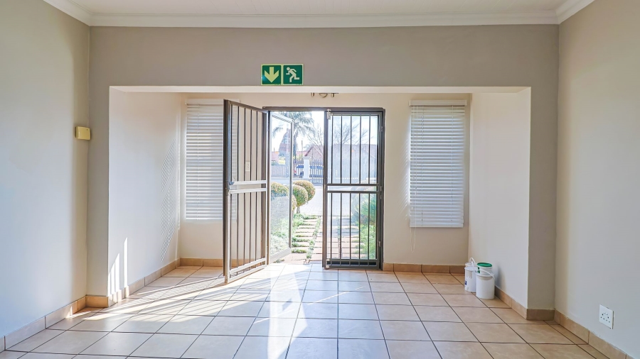  Bedroom Property for Sale in Wierda Park Gauteng