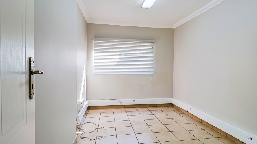  Bedroom Property for Sale in Wierda Park Gauteng