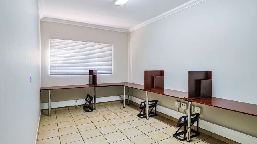  Bedroom Property for Sale in Wierda Park Gauteng