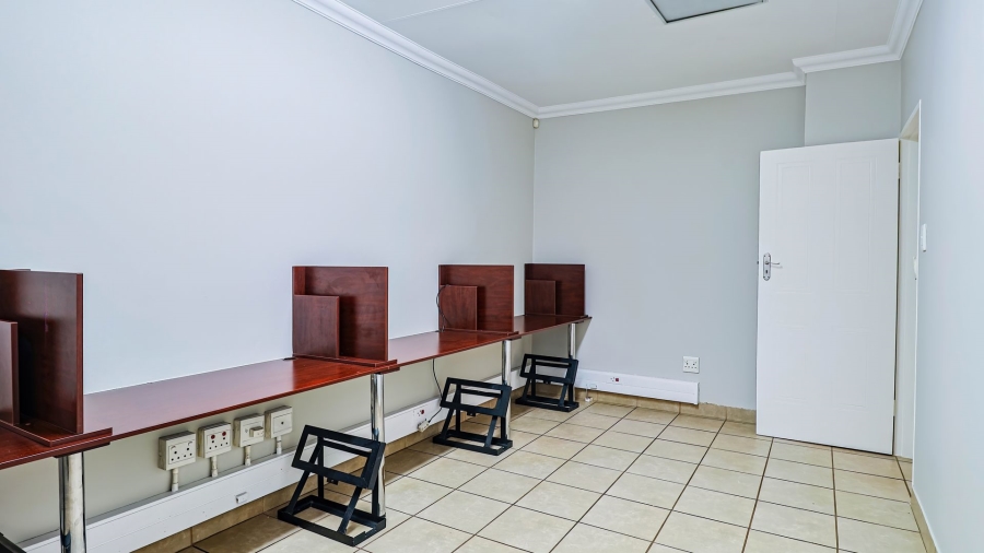  Bedroom Property for Sale in Wierda Park Gauteng