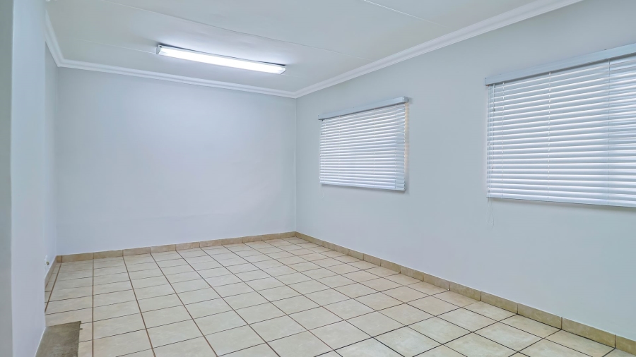  Bedroom Property for Sale in Wierda Park Gauteng