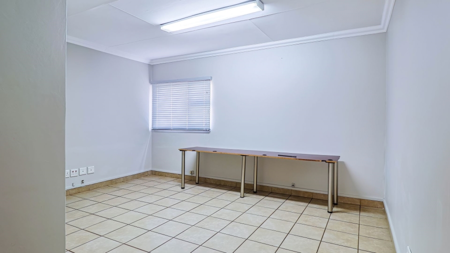  Bedroom Property for Sale in Wierda Park Gauteng
