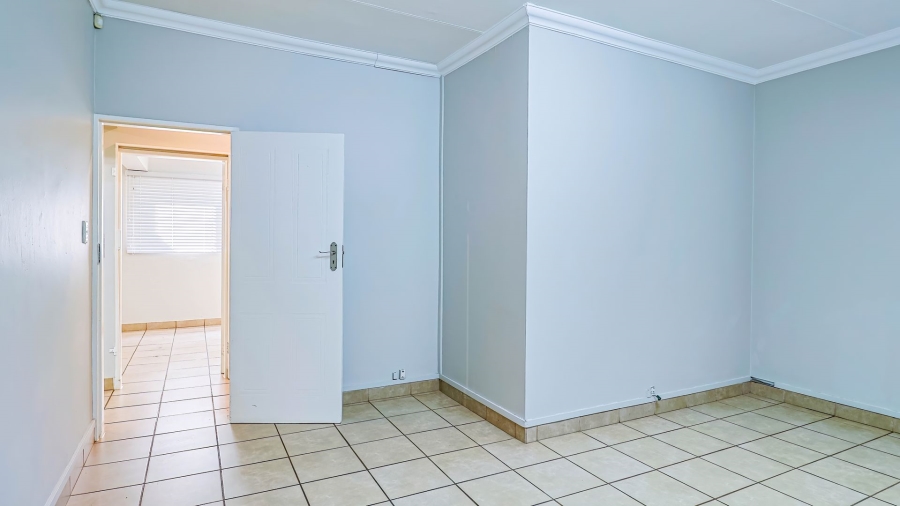  Bedroom Property for Sale in Wierda Park Gauteng