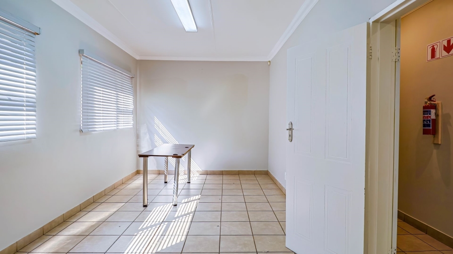  Bedroom Property for Sale in Wierda Park Gauteng