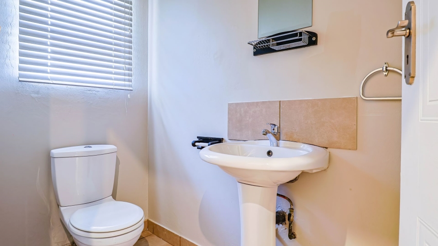  Bedroom Property for Sale in Wierda Park Gauteng