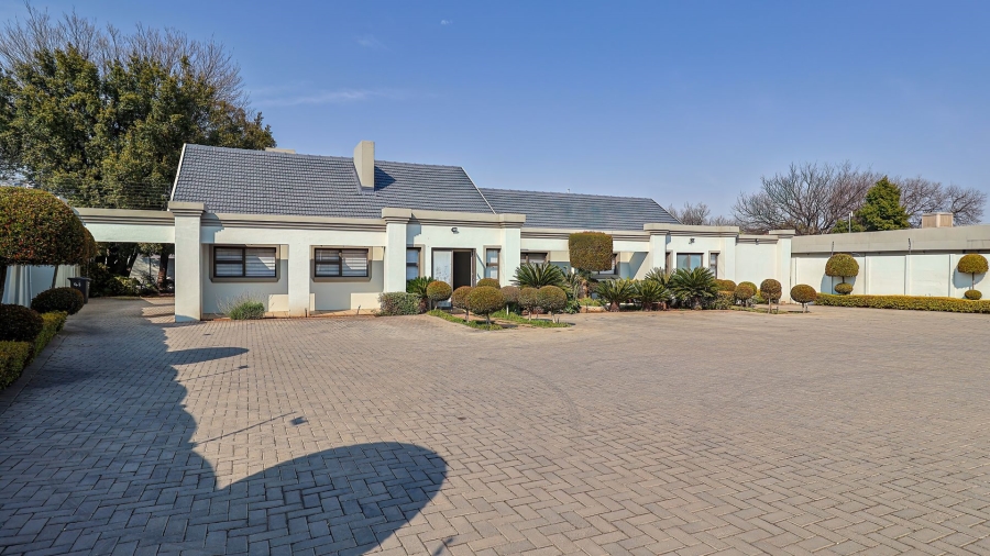  Bedroom Property for Sale in Wierda Park Gauteng