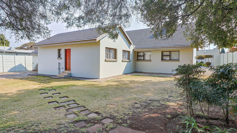  Bedroom Property for Sale in Wierda Park Gauteng