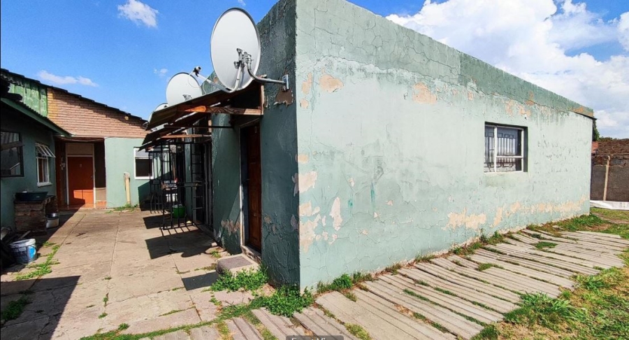 15 Bedroom Property for Sale in Rhodesfield Gauteng