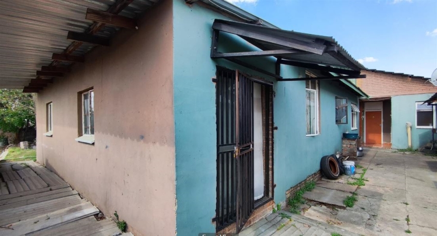 15 Bedroom Property for Sale in Rhodesfield Gauteng