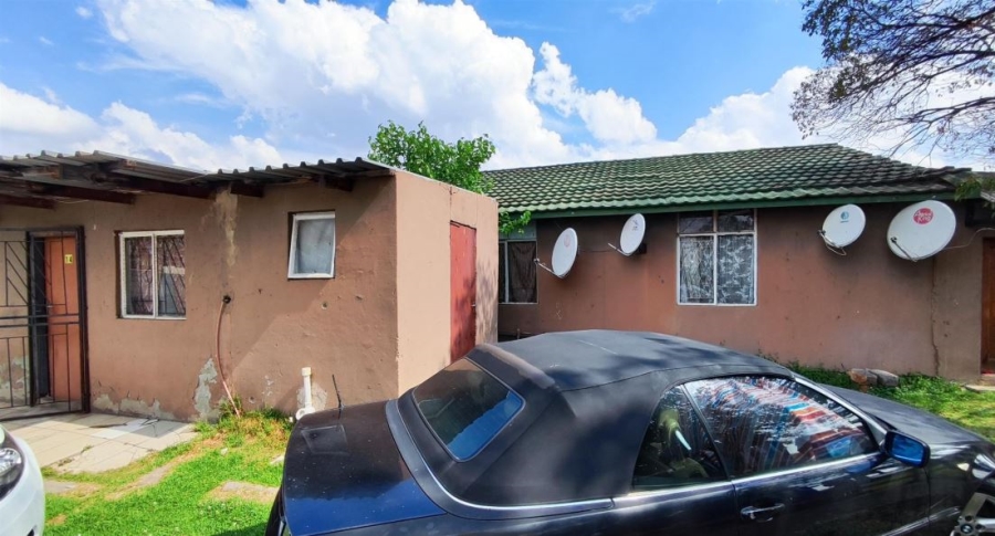 15 Bedroom Property for Sale in Rhodesfield Gauteng