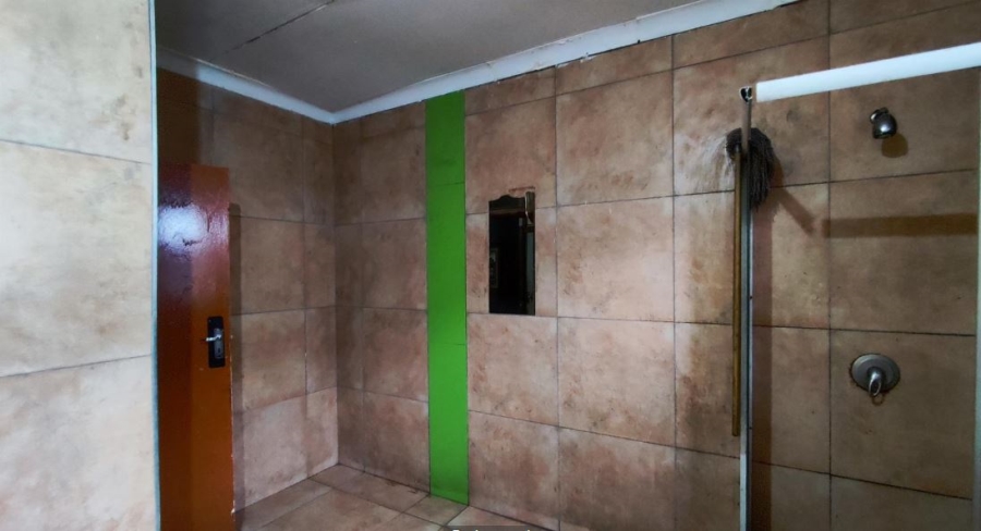 15 Bedroom Property for Sale in Rhodesfield Gauteng