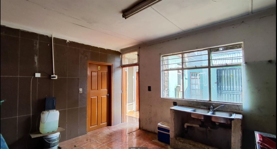 15 Bedroom Property for Sale in Rhodesfield Gauteng