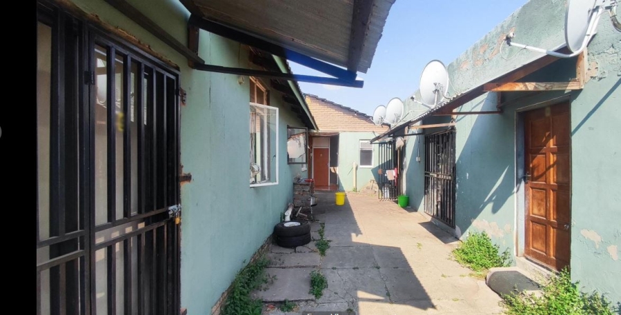 15 Bedroom Property for Sale in Rhodesfield Gauteng