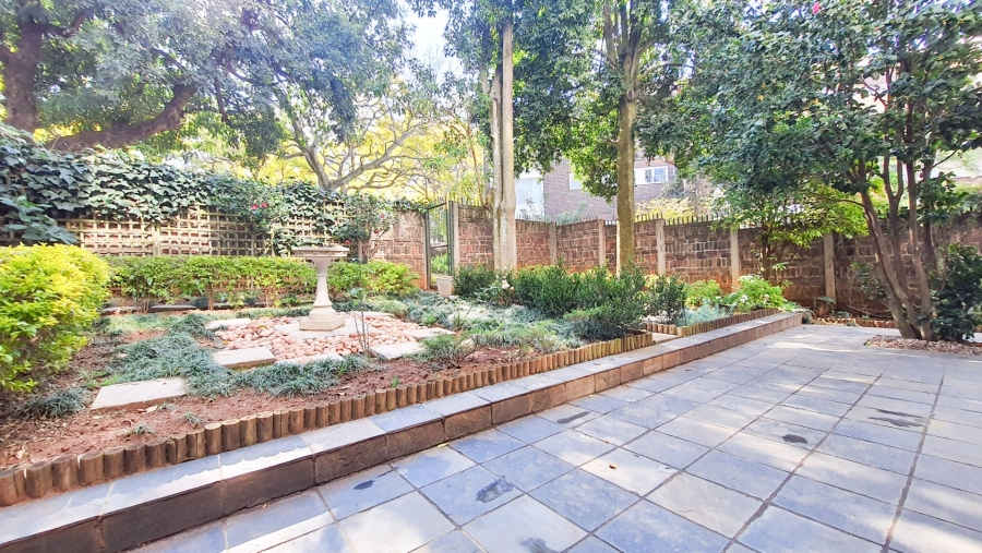 2 Bedroom Property for Sale in Birdhaven Gauteng