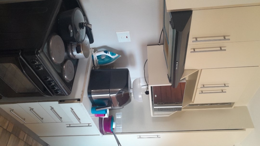 2 Bedroom Property for Sale in Clayville Gauteng