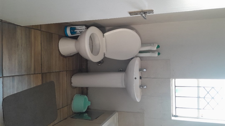 2 Bedroom Property for Sale in Clayville Gauteng