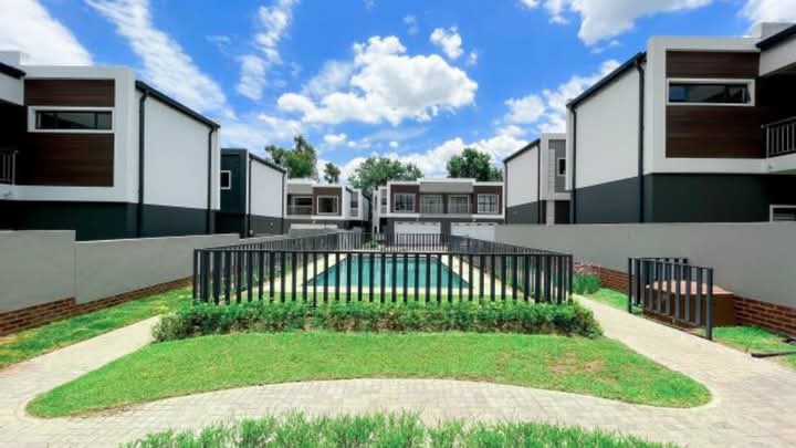 3 Bedroom Property for Sale in Broadacres Gauteng
